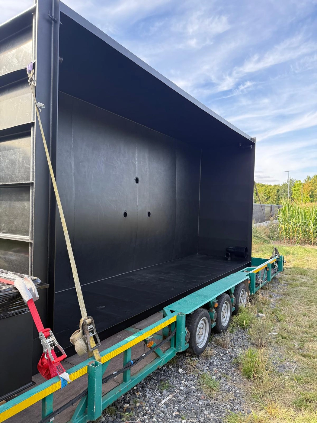 Marcel Ottmar Teichbau - Teichanlagen - Die Teichanlage wurde auf einen Anhänger verladen.